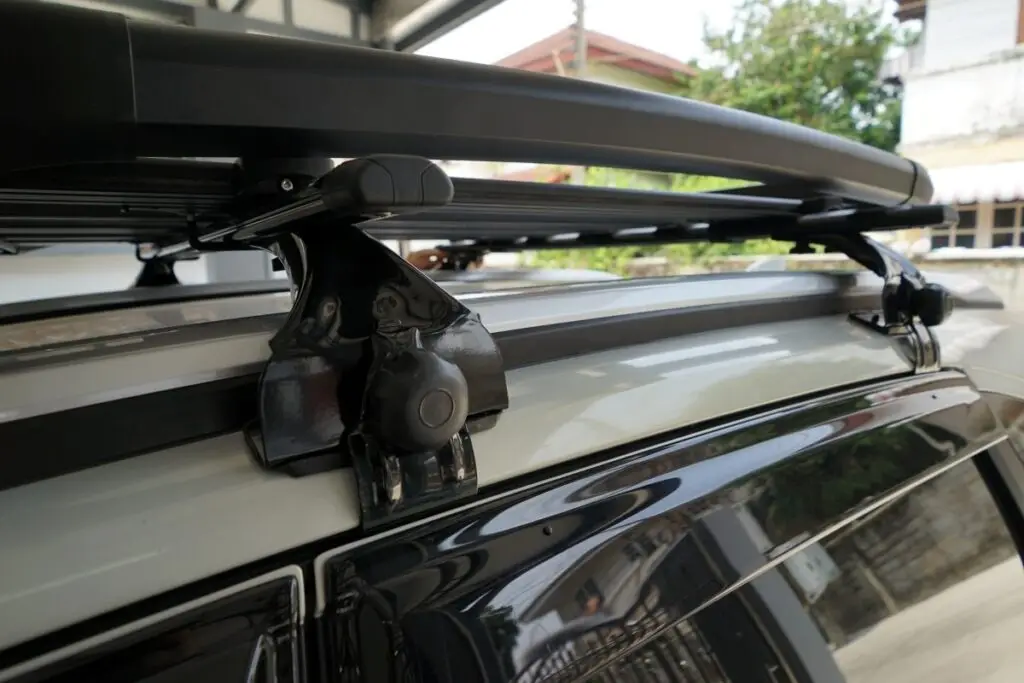 ติดแร็คหลังคาแบบขาจับหนีบประตู